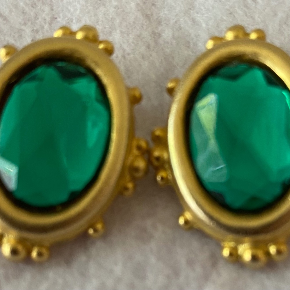 Green Glass Byzantine Matte Gold Clip On Vintage Earrings